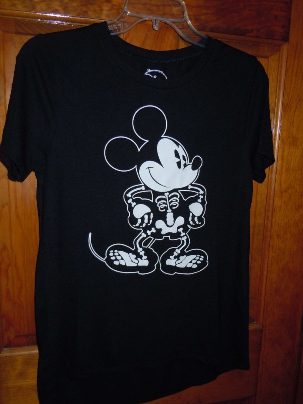DISNEY MICKEY MOUSE HALLOWEEN SKELETON S/S SHIRT GLOWS IN THE DARK SZ MED